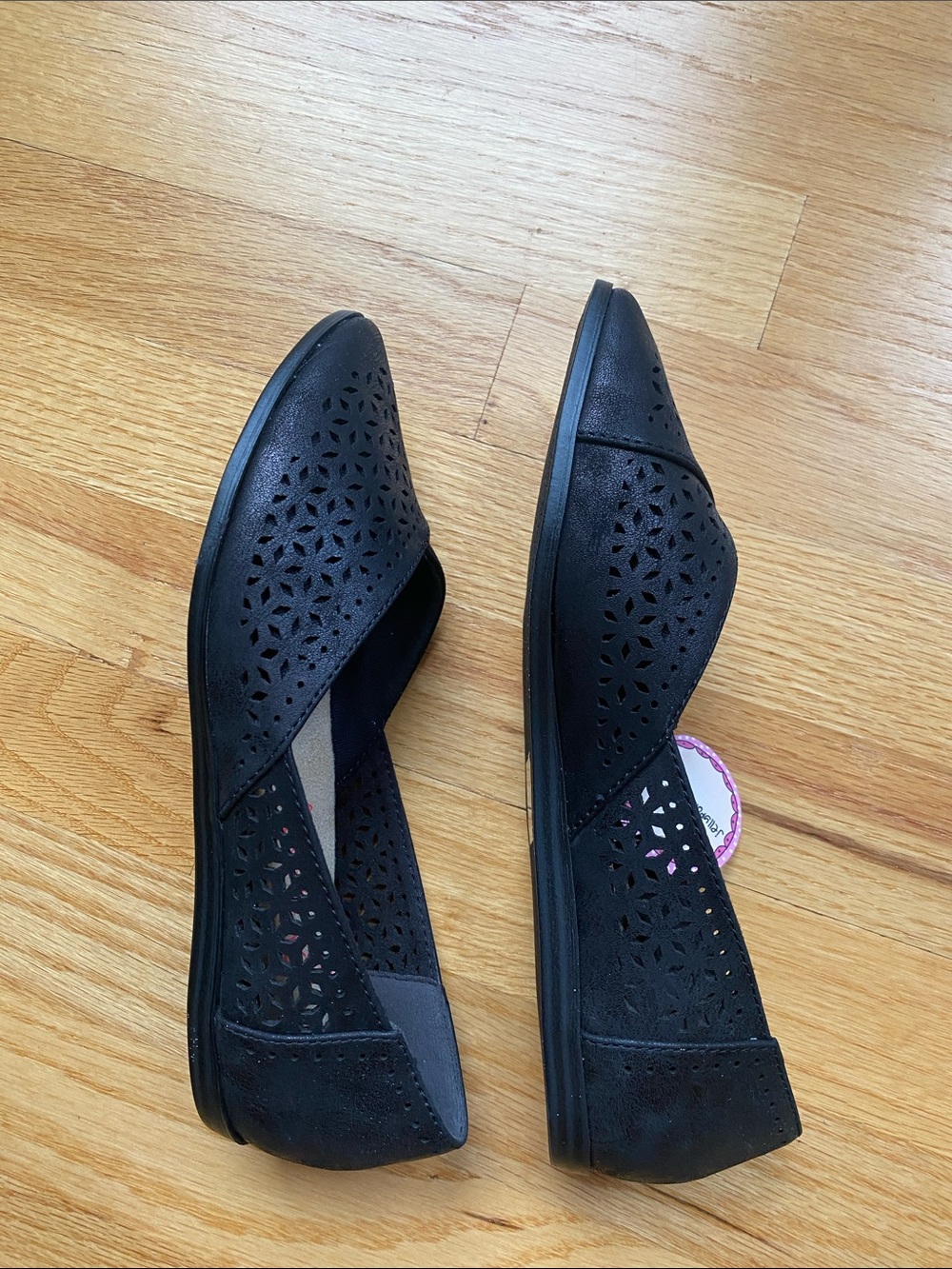 Flats - Picture 2 of 4